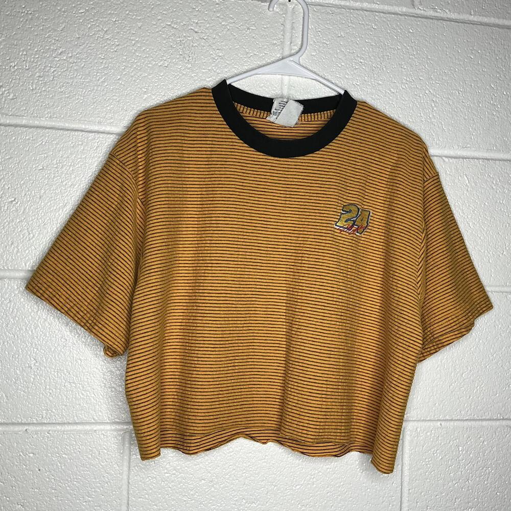 < Vintage Chase Authentics NASCAR Jeff Gordon Cropped Tee >